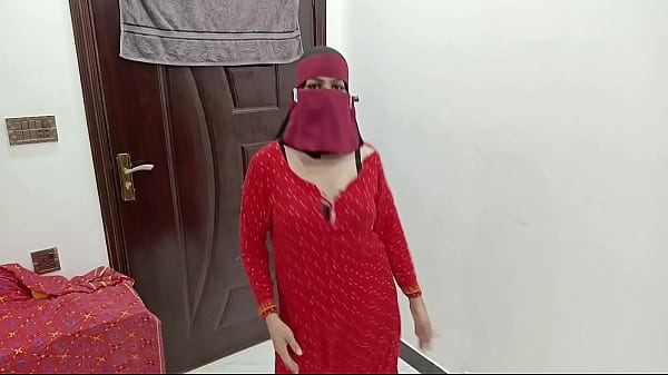 Desi Pakistani Beautiful Housewife Nude Dance On Live WhatsApp Video Call infront Of Her Client