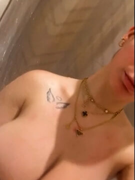 Kaitlyn Krems Onlyfans video – Nude teasing in bath